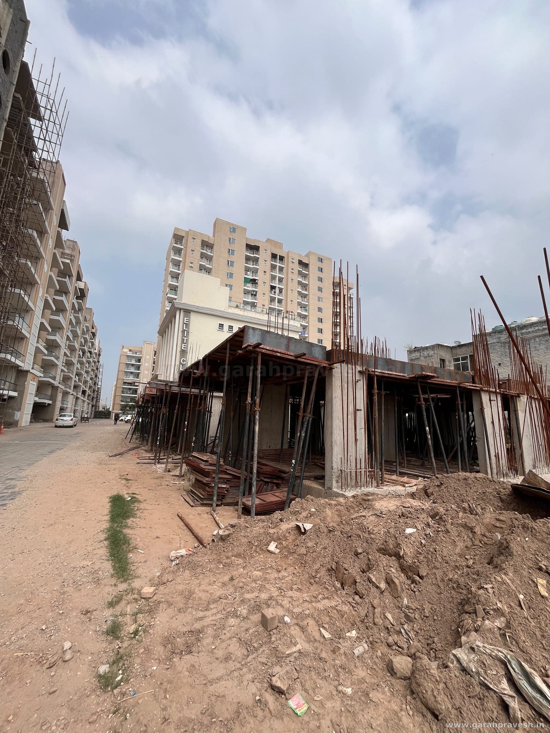 Hermitage Centralis — construction