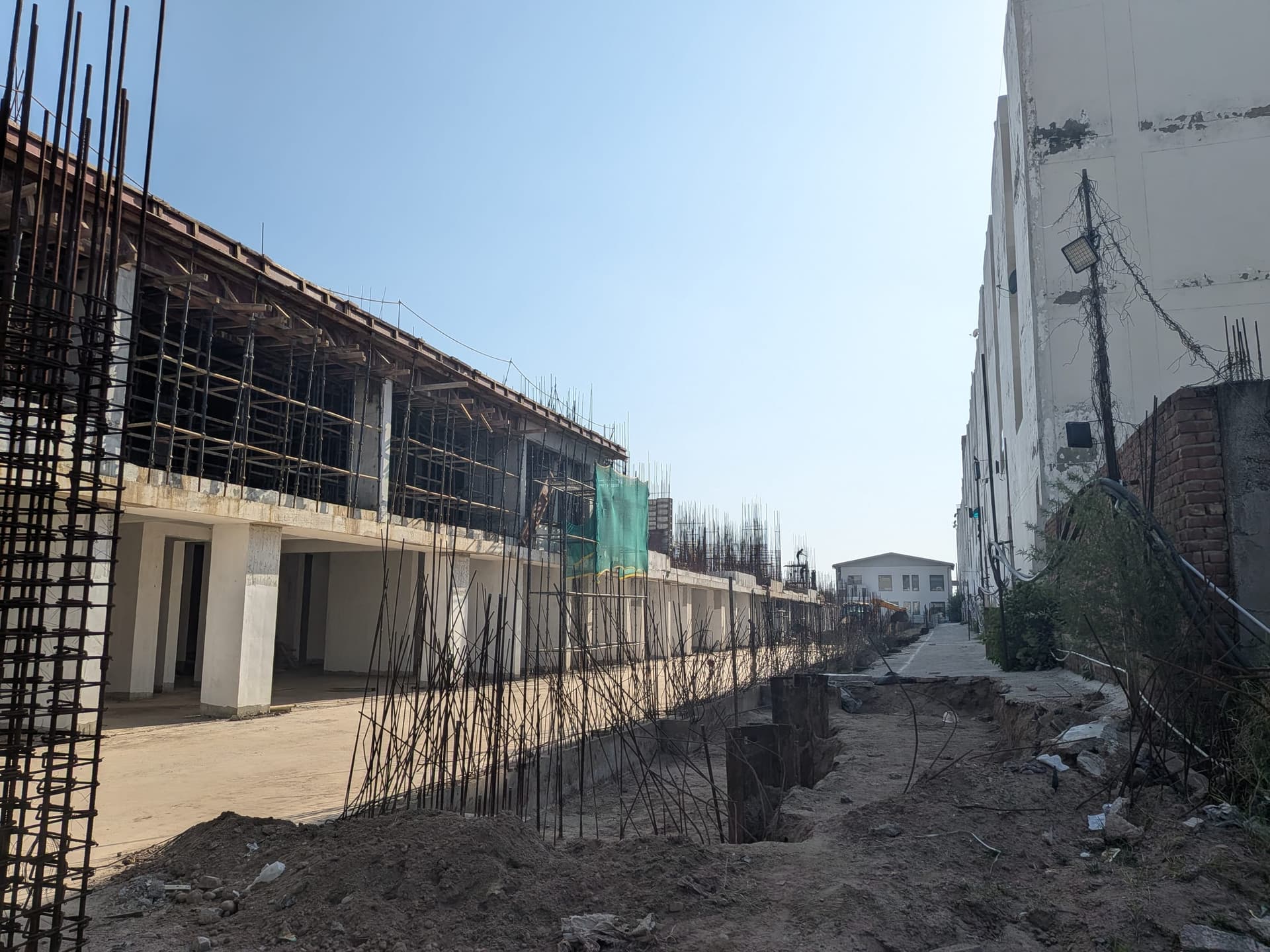 Suncity Ultima — construction
