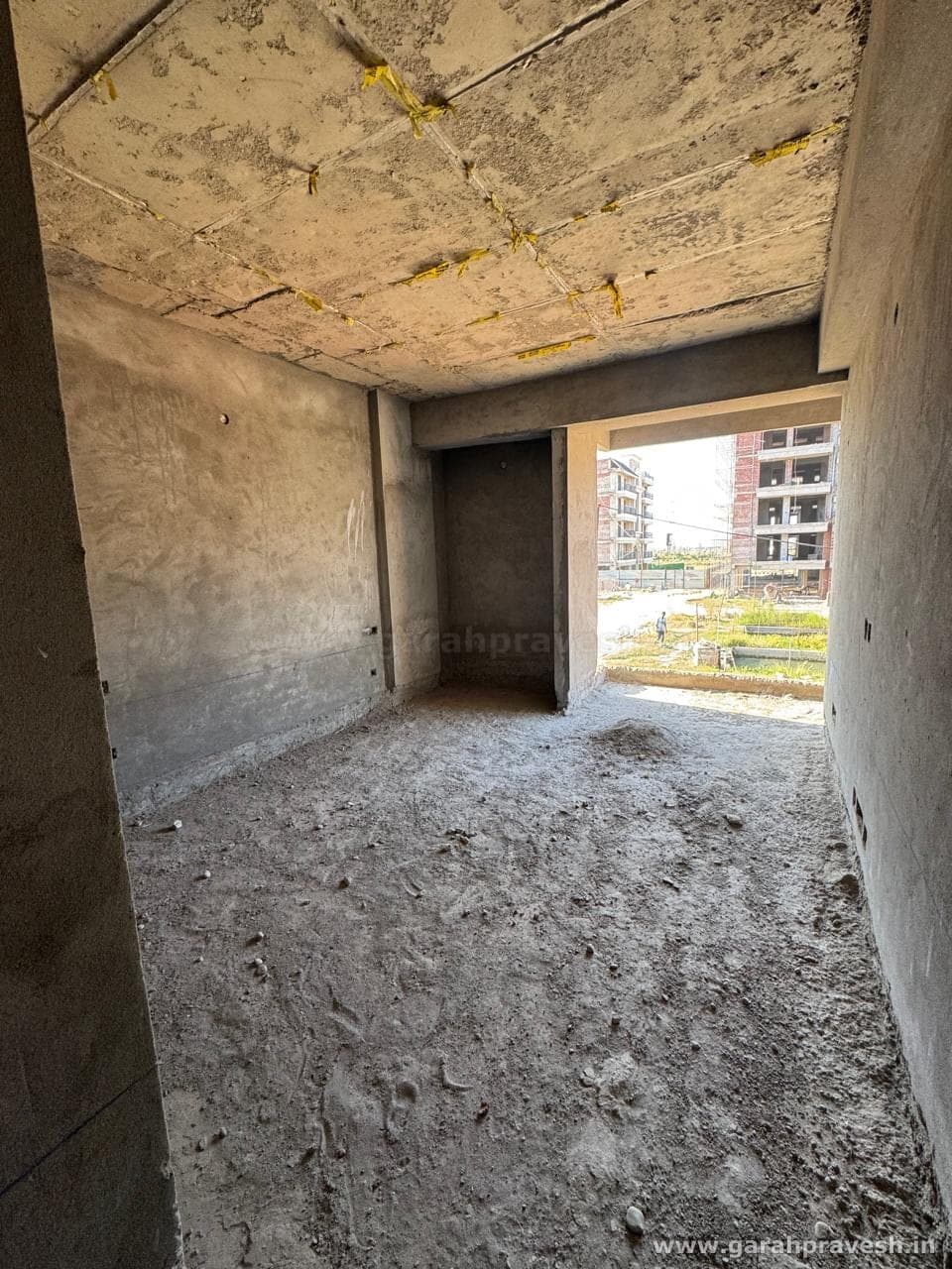 Amari Vintage Arch — construction